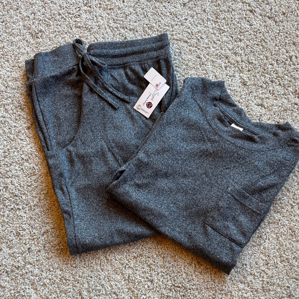Women’s jogger lounger set